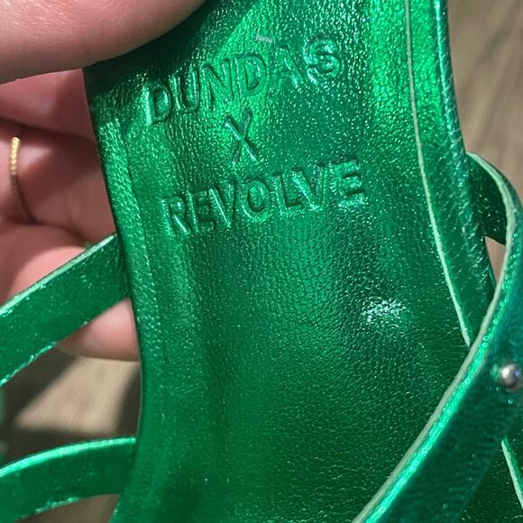 Dundas X Revolve Heels green marked 7 but truly are a 6.5 Simply gorgeous. - Picture 5 of 6